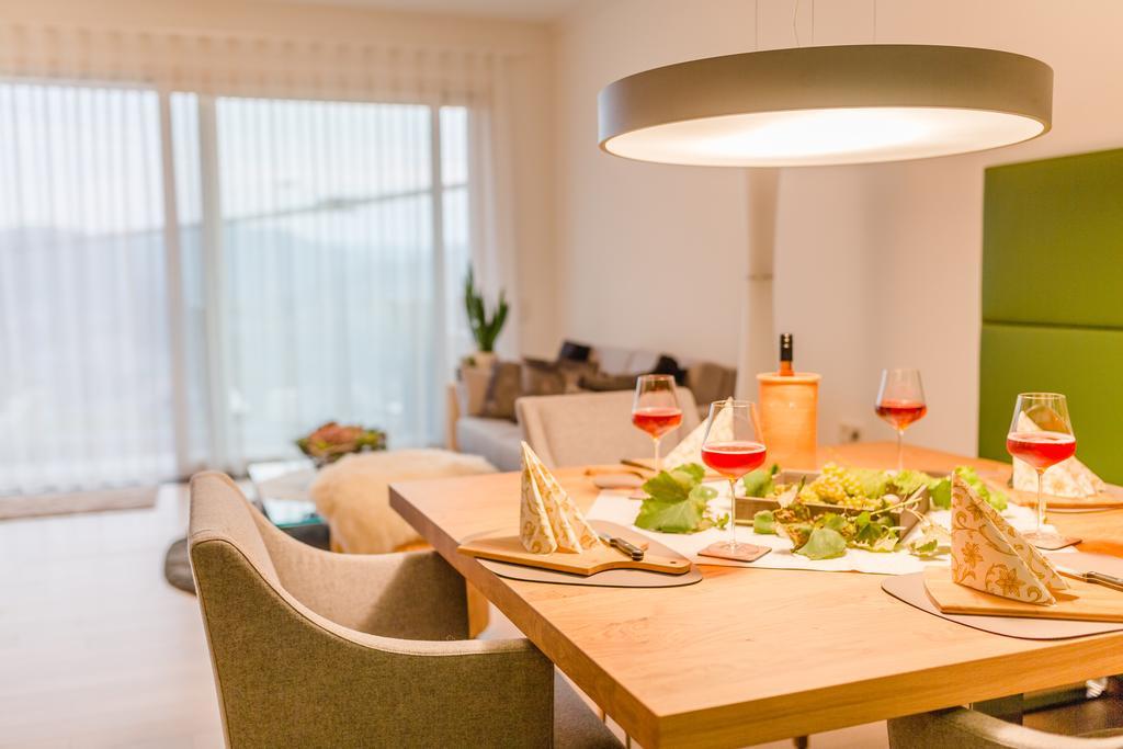 Wohnen Im Wein Apartment Ehrenhausen Bagian luar foto